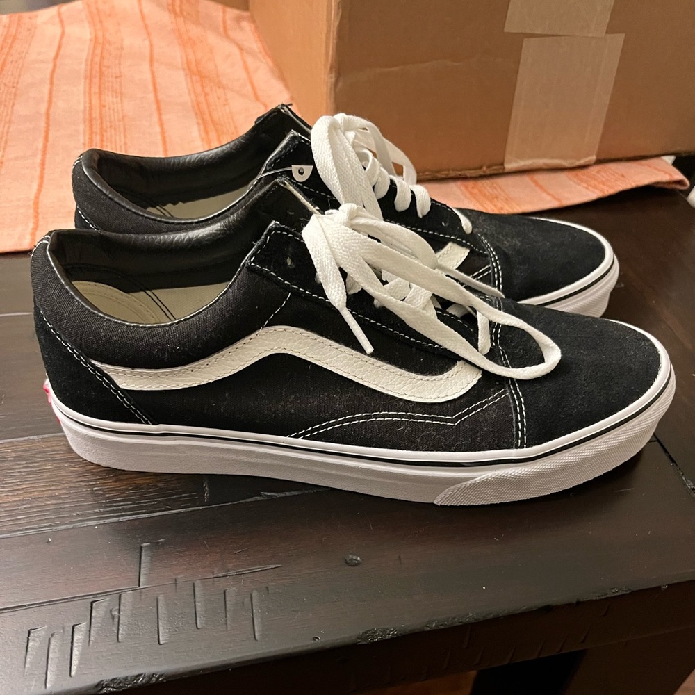 Men’s Size 9 Vans